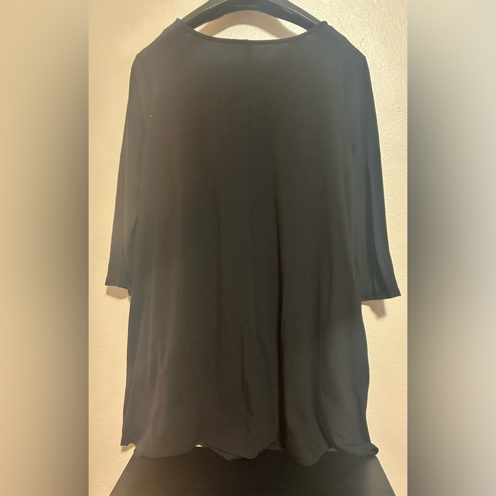 Zenana Premium 3/4 sleeve black top-size 1x(short) - Picture 6 of 8